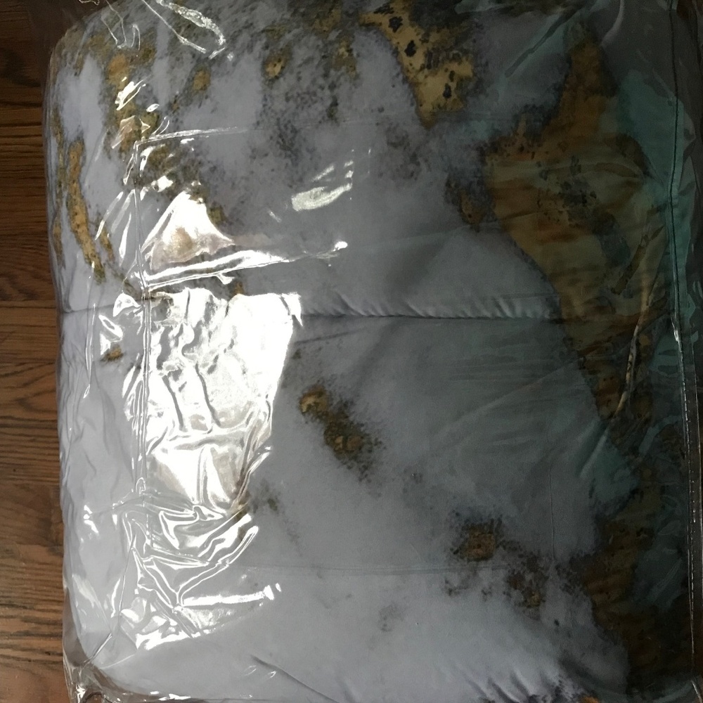NWT Twin XL Gold Marble Comforter from Society 6